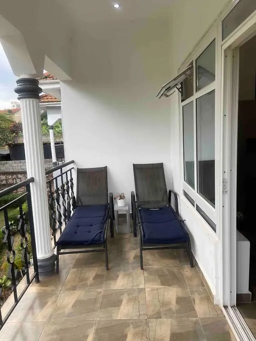 Lake View Villa Pari Pari كامبالا أوغندا